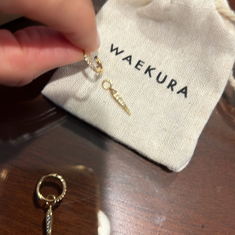 Waekura mini creole earrings with charms from Le Bon Marché in Paris. - Picture 4 of 7